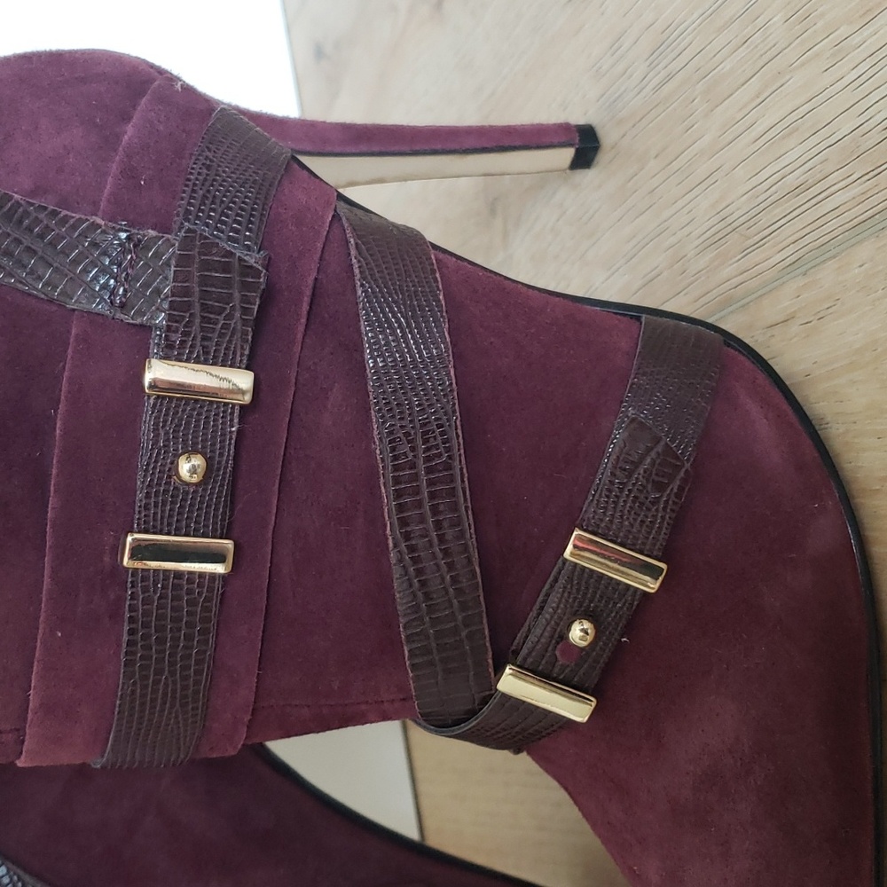 GUESS ankle bootie (boots). Like new! - Picture 2 of 12